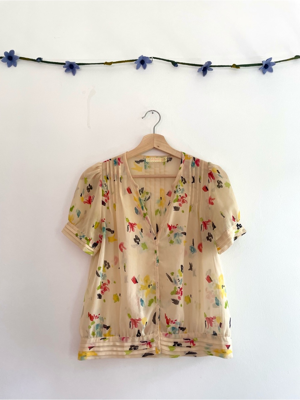Urban Outfitters Cream Floral Short-Sleeve Blouse Small